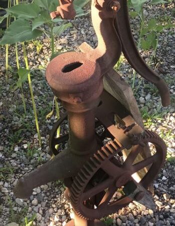 Antique Cast Iron Hand Water Pump
